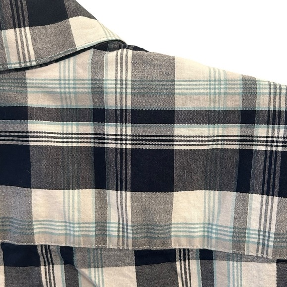 Men's Columbia Short Sleeved Blue Plaid Button Down Shirt Large - Picture 3 of 8